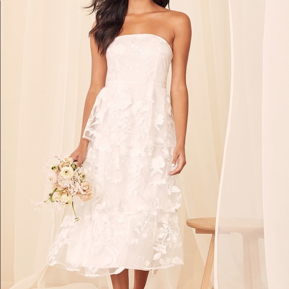 Lulu's Strapless White Floral Dress
